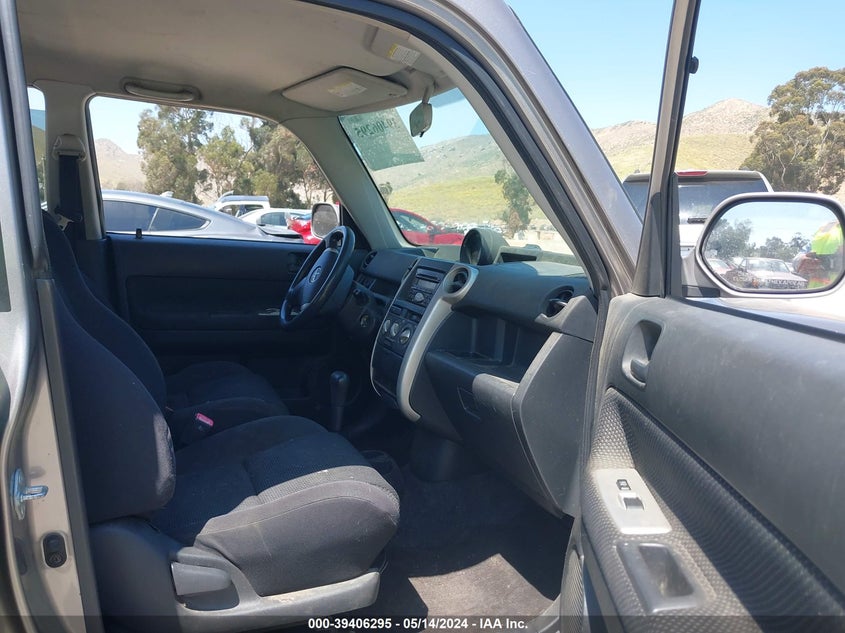 2005 Scion Xb VIN: JTLKT324450200327 Lot: 39406295