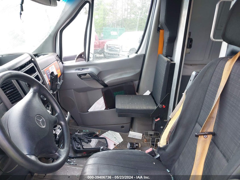 2014 Mercedes-Benz Sprinter 2500 High Roof VIN: WD3PE8DEXE5821633 Lot: 39406736