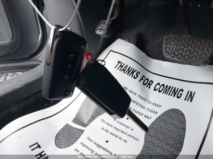 2020 Toyota Camry Le VIN: 4T1C11AKXLU997498 Lot: 39407457