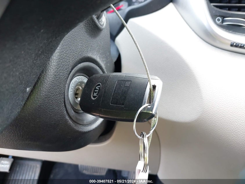 2018 Kia Sorento 2.4L Lx VIN: 5XYPG4A39JG405652 Lot: 39407521