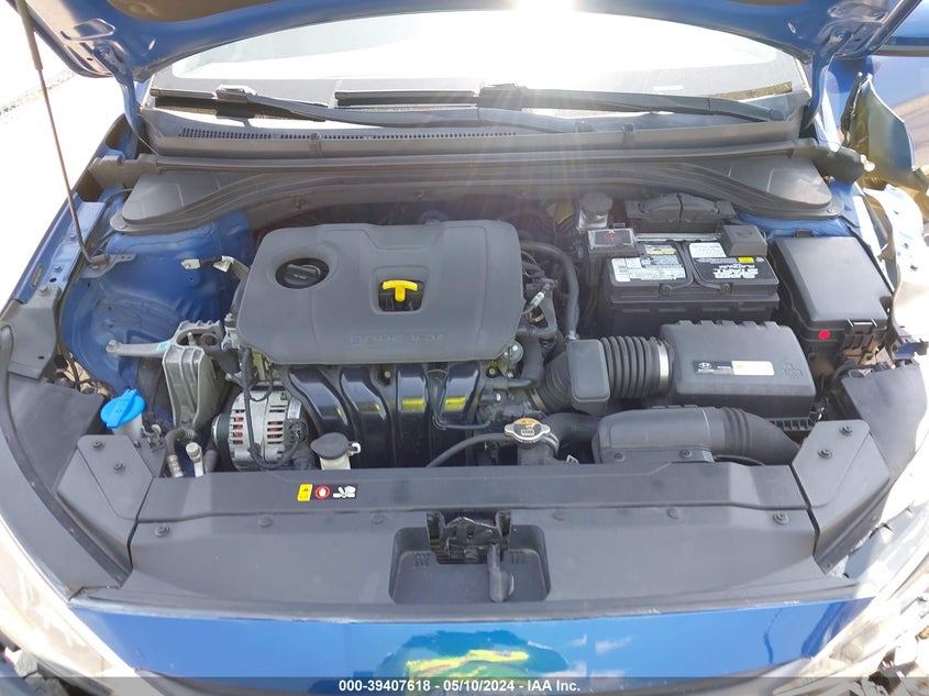 VIN 5NPD84LF1KH422110 2019 HYUNDAI ELANTRA SEL