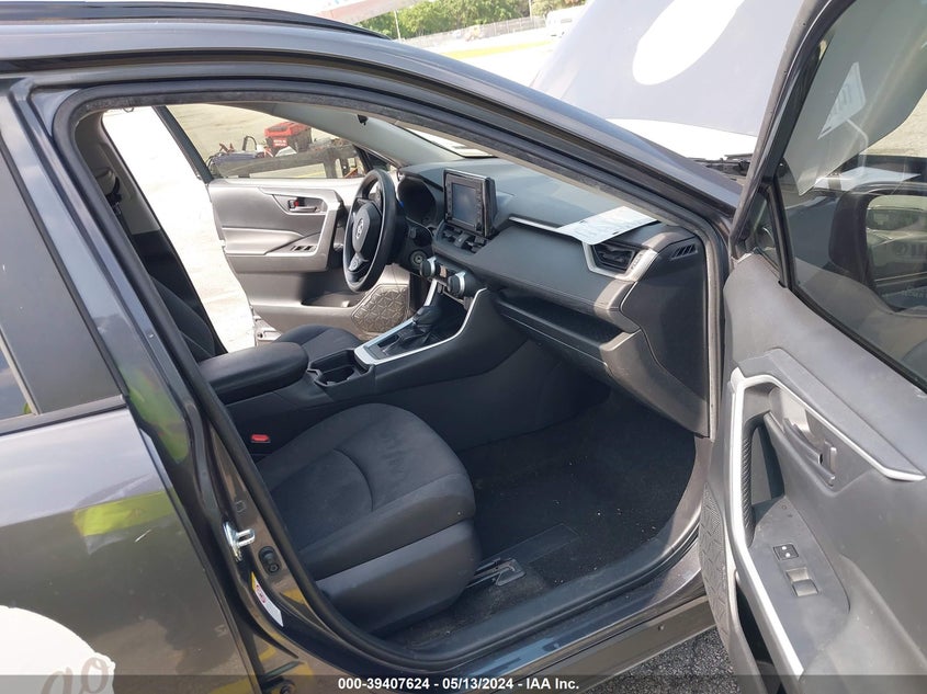 VIN JTMH1RFV1KJ002859 2019 TOYOTA RAV4 LE