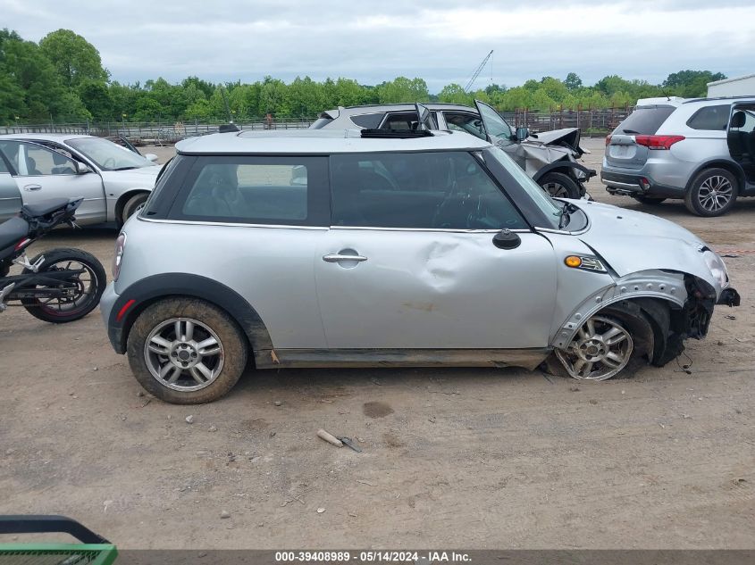 2011 Mini Cooper VIN: WMWSU3C56BTX96712 Lot: 39408989