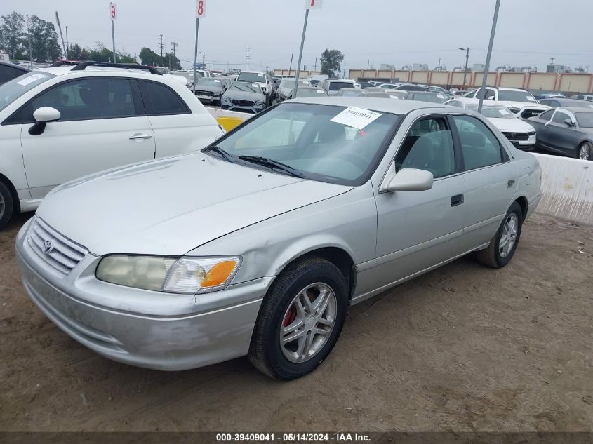 2001 Toyota Camry Le VIN: 4T1BG22K21U113968 Lot: 39409041