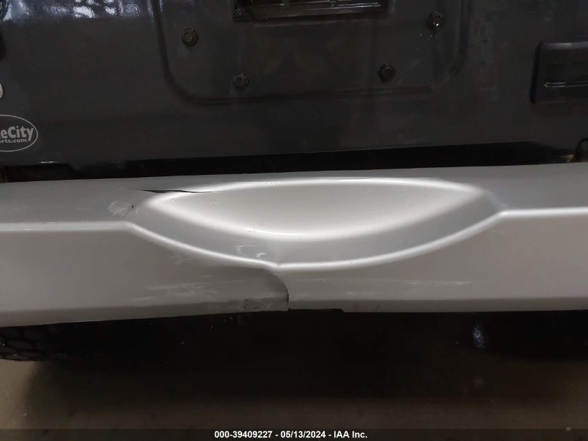 2010 Jeep Wrangler Unlimited Sahara VIN: 1J4BA5H1XAL124271 Lot: 39409227