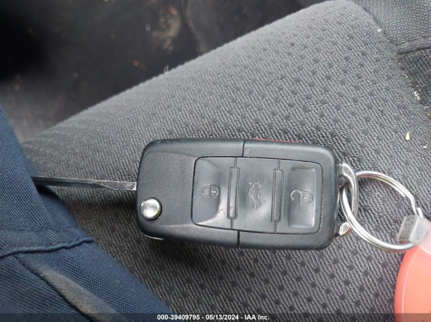 2007 Volkswagen Rabbit 4-Door VIN: WVWDR71K77W166264 Lot: 39409795