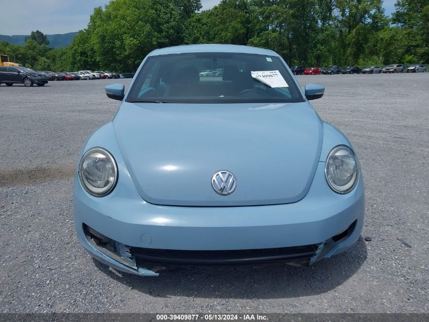 2013 Volkswagen Beetle 2.5L VIN: 3VWJX7AT5DM657197 Lot: 39409877