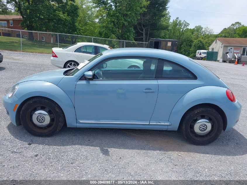 2013 Volkswagen Beetle 2.5L VIN: 3VWJX7AT5DM657197 Lot: 39409877