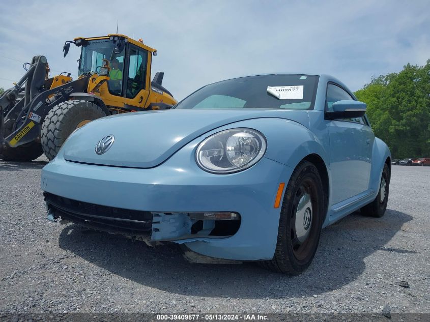 2013 Volkswagen Beetle 2.5L VIN: 3VWJX7AT5DM657197 Lot: 39409877