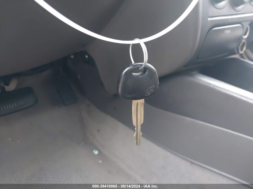 2004 Hyundai Elantra Gls/Gt VIN: KMHDN46D44U862166 Lot: 39410065