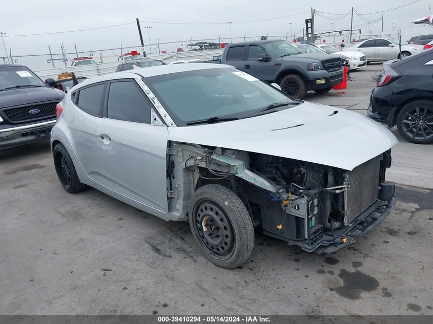 2015 Hyundai Veloster VIN: KMHTC6AD2FU239605 Lot: 39410294