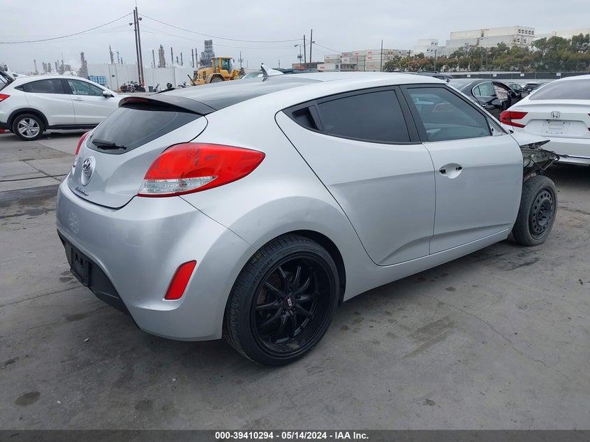 2015 Hyundai Veloster VIN: KMHTC6AD2FU239605 Lot: 39410294