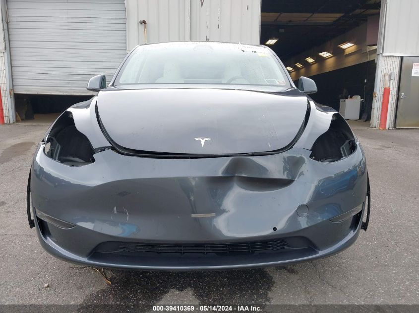 2022 Tesla Model Y Long Range Dual Motor All-Wheel Drive VIN: 7SAYGDEE9NF447335 Lot: 39410369