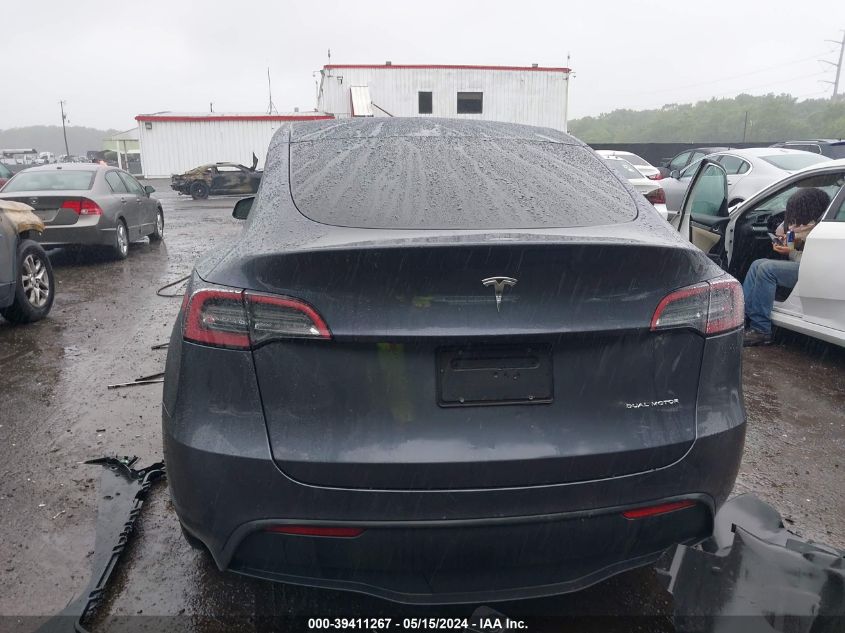 2022 Tesla Model Y Long Range Dual Motor All-Wheel Drive VIN: 7SAYGAEE7NF515744 Lot: 39411267