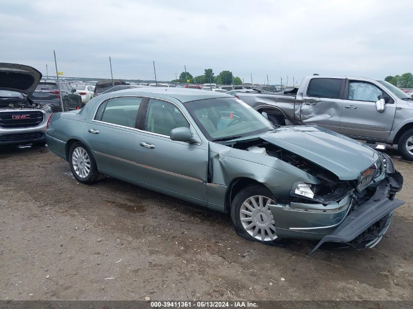 2005 Lincoln Town Car Signature VIN: 1LNHM81WX5Y662147 Lot: 39411361