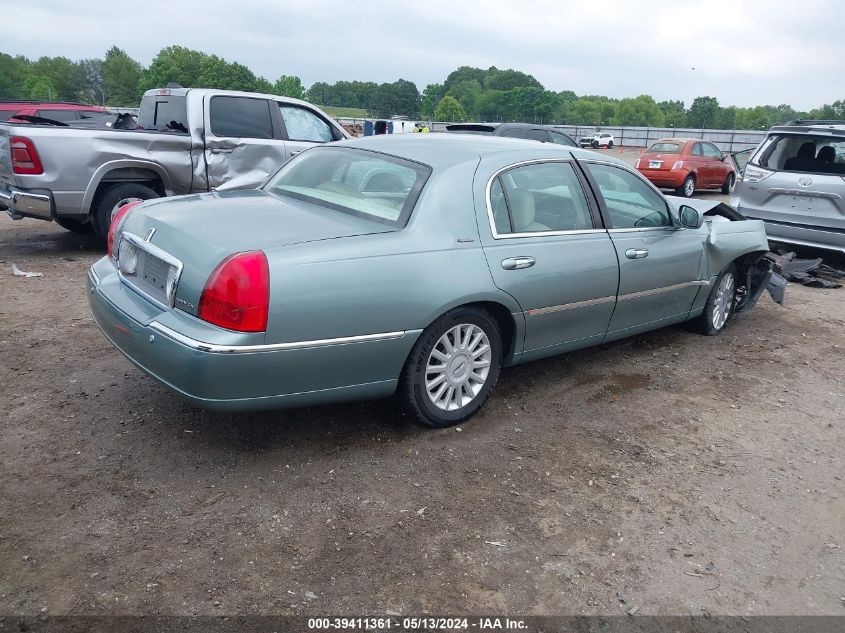 2005 Lincoln Town Car Signature VIN: 1LNHM81WX5Y662147 Lot: 39411361