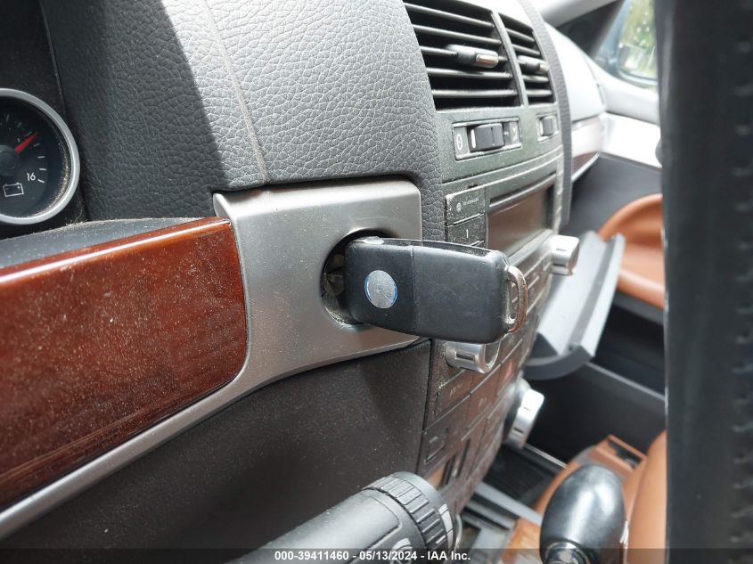 2005 Volkswagen Touareg V8 VIN: WVGCM77L55D018080 Lot: 39411460