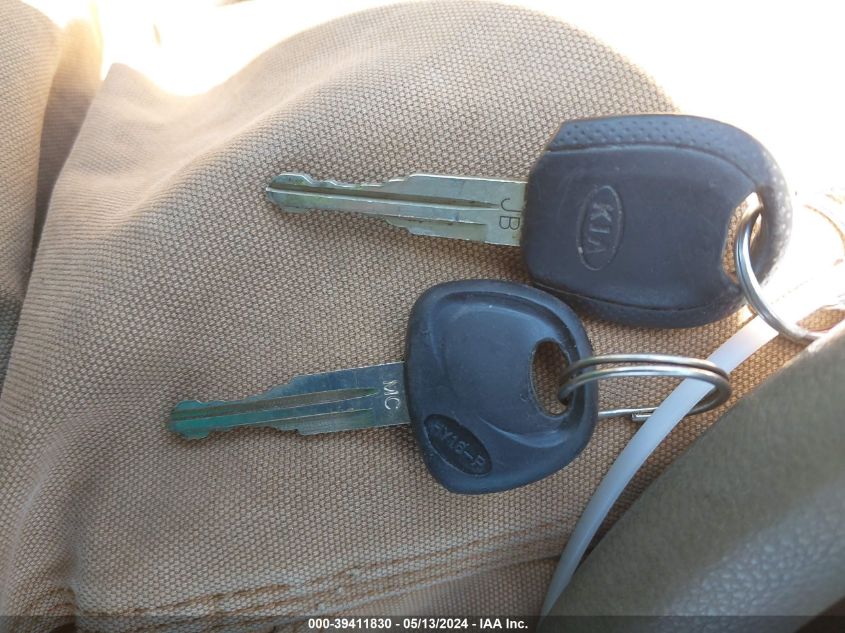 2007 Kia Rio Lx VIN: KNADE123276257035 Lot: 39411830