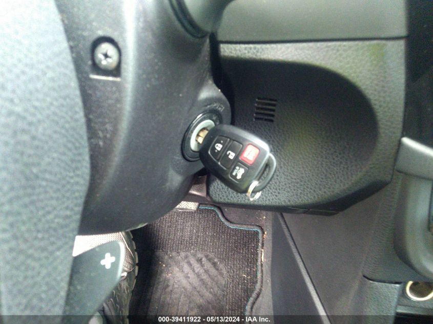 2015 Toyota Corolla S Plus VIN: 2T1BURHE2FC305581 Lot: 39411922