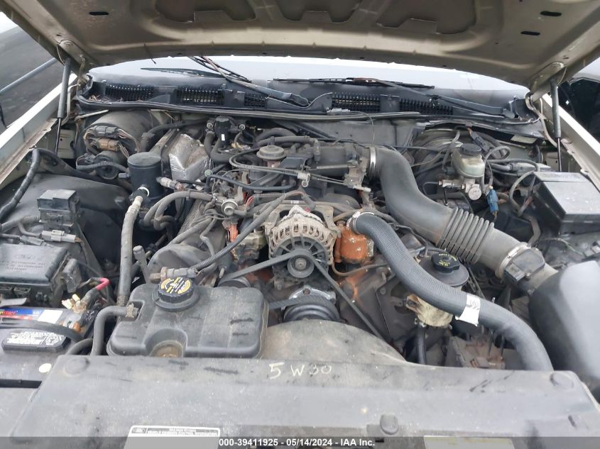 2000 Ford Crown Victoria Police Interceptor VIN: 2FAFP71W4YX181365 Lot: 39411925