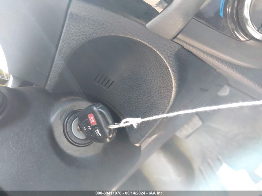 2015 Toyota Corolla S Plus VIN: 5YFBURHE3FP305279 Lot: 39411978