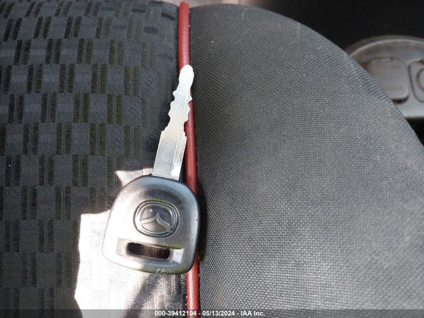 2011 Mazda Mazda2 Touring VIN: JM1DE1HY3B0100437 Lot: 39412104