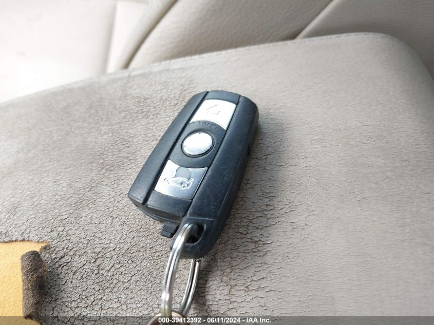 2009 BMW 328I VIN: WBAWR33569P460709 Lot: 39412392