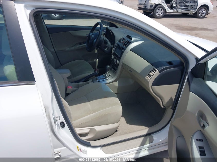 2013 TOYOTA COROLLA LE - 2T1BU4EEXDC935904