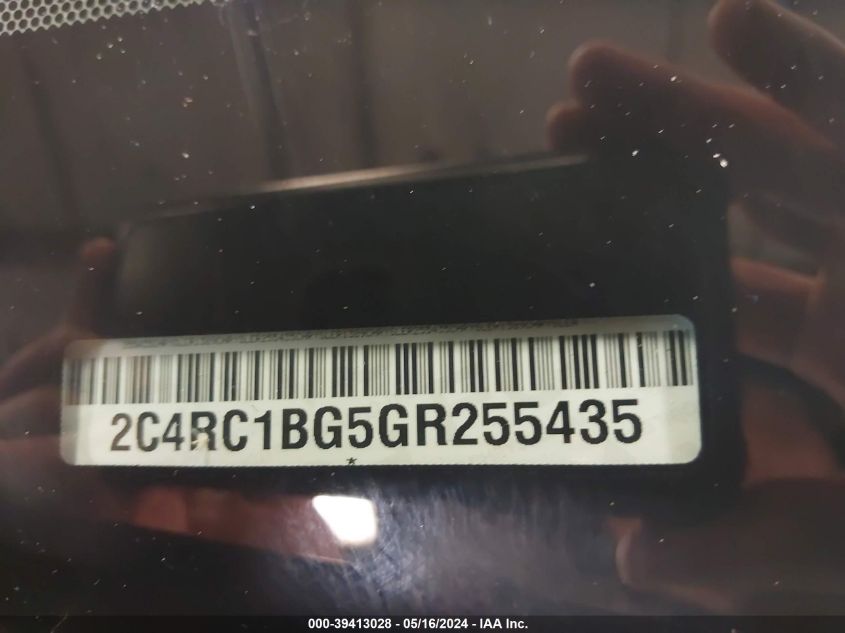 2016 Chrysler Town & Country Touring VIN: 2C4RC1BG5GR255435 Lot: 39413028