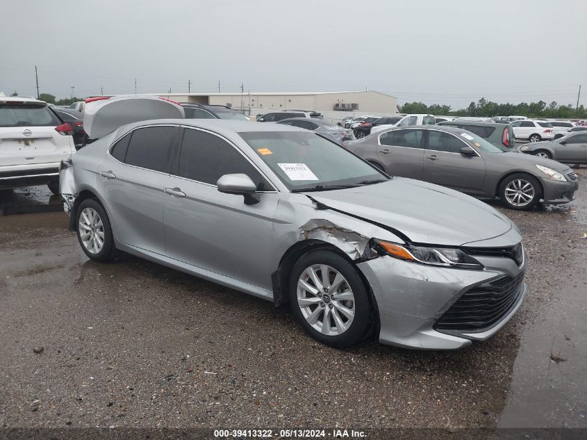 2018 Toyota Camry Le VIN: 4T1B11HK0JU080729 Lot: 39413322