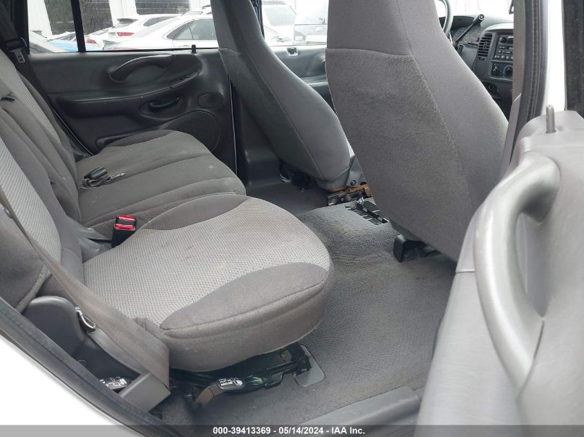 2000 Ford Expedition Xlt VIN: 1FMRU1562YLB35372 Lot: 39413369