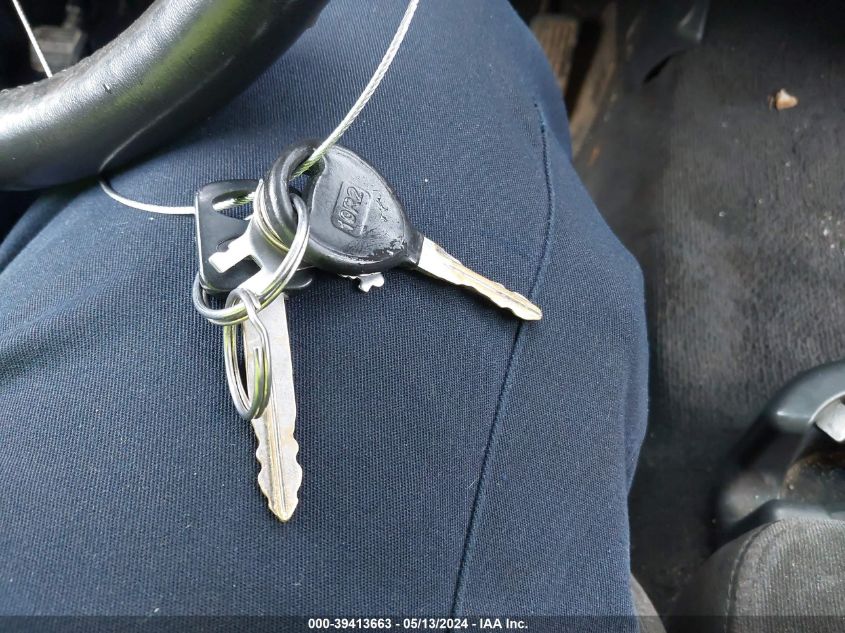 2002 Chevrolet Silverado 1500 Ls VIN: 2GCEC19W621165973 Lot: 39413663