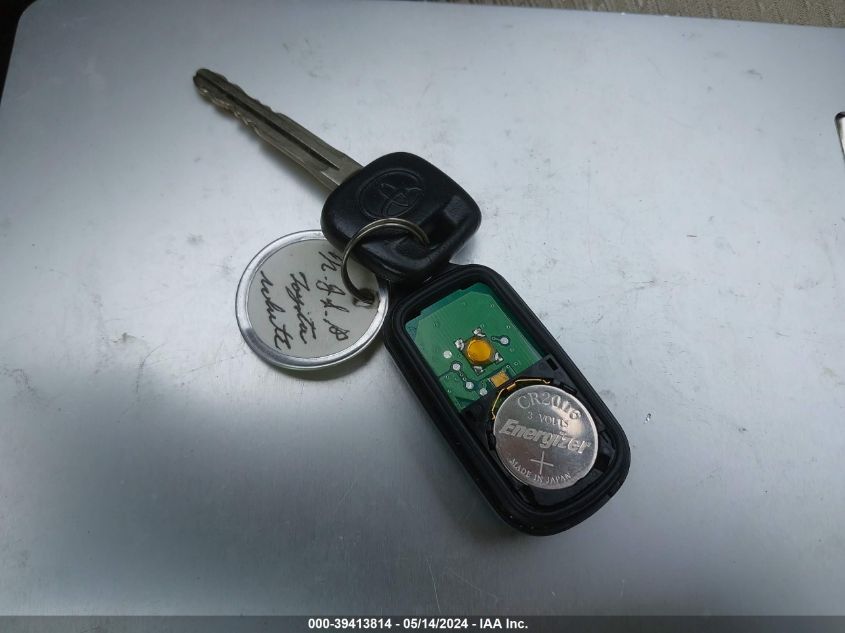 2004 Toyota Highlander V6 VIN: JTEDP21A340035200 Lot: 39413814