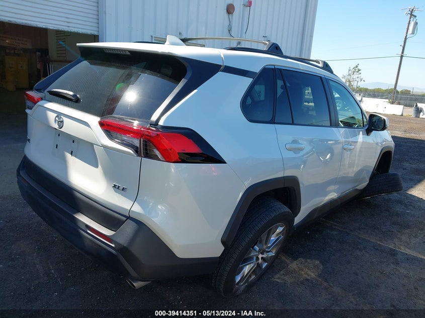VIN 2T3C1RFV9NW185928 2022 TOYOTA RAV4 XLE PREMIUM