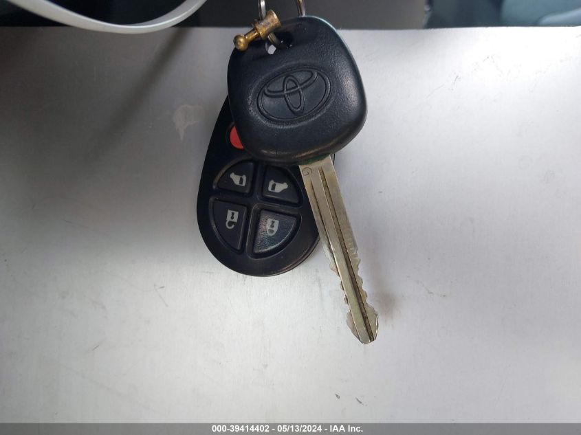 2013 Toyota Sienna Se 8 Passenger VIN: 5TDXK3DC4DS288865 Lot: 39414402