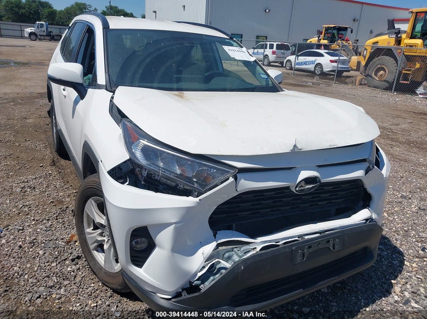 2020 TOYOTA RAV4 XLE - 2T3W1RFV9LC038598