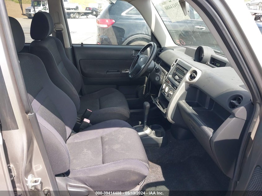 2005 Scion Xb VIN: JTLKT324650211720 Lot: 39414488