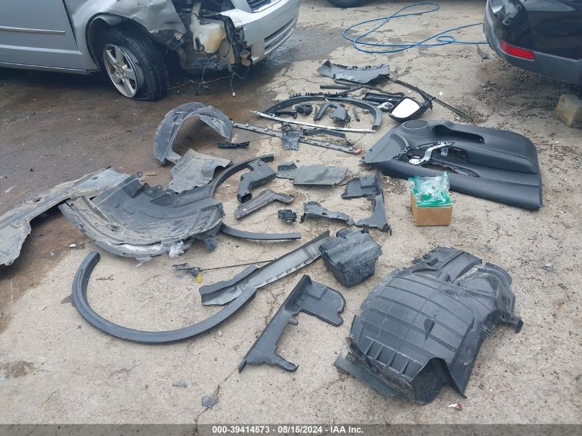 2017 Nissan Rogue S VIN: KNMAT2MT5HP559977 Lot: 39414573