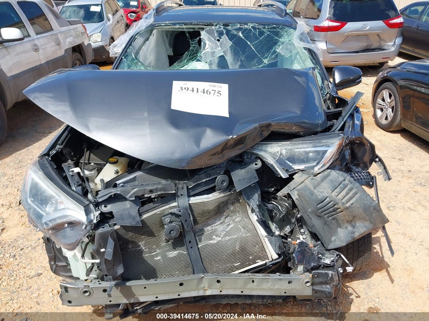VIN 2T3WFREV0JW478448 2018 TOYOTA RAV4 XLE