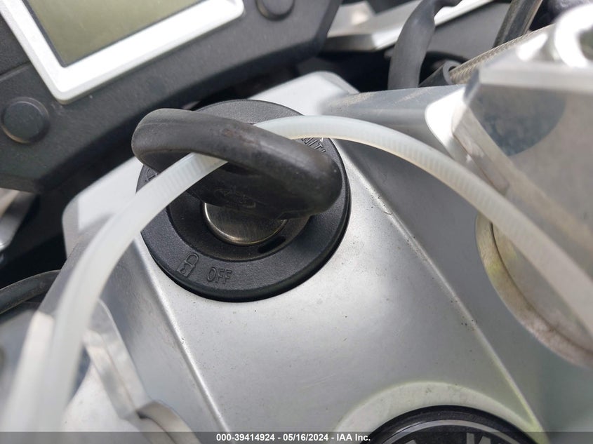 2012 BMW R1200 R - WB1049007CZX97028