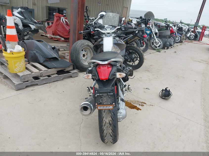 2012 BMW R1200 R - WB1049007CZX97028