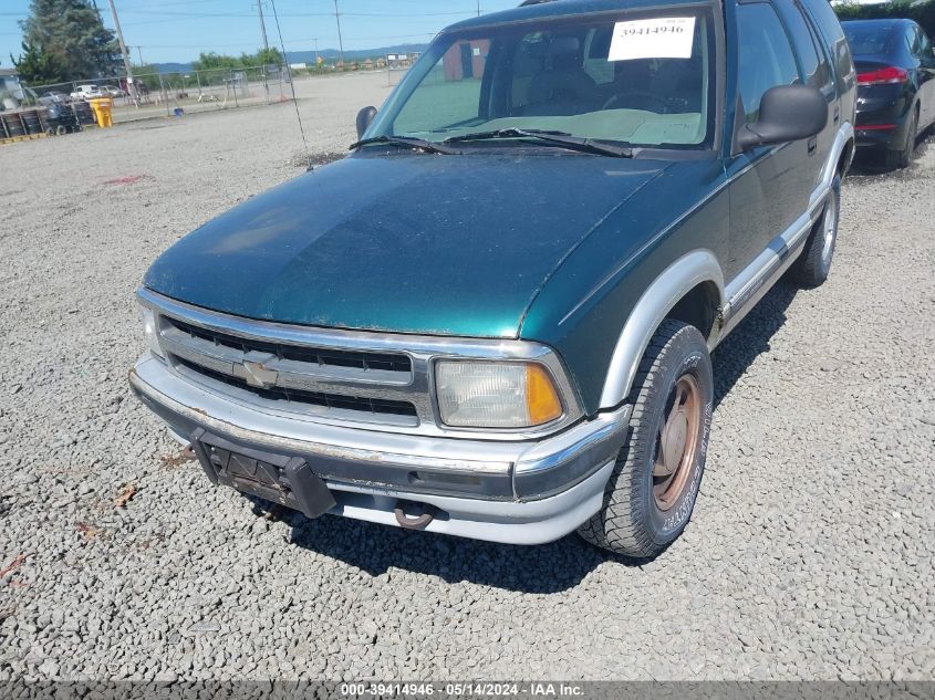 1996 Chevrolet Blazer VIN: 1GNDT13WXT2288933 Lot: 39414946