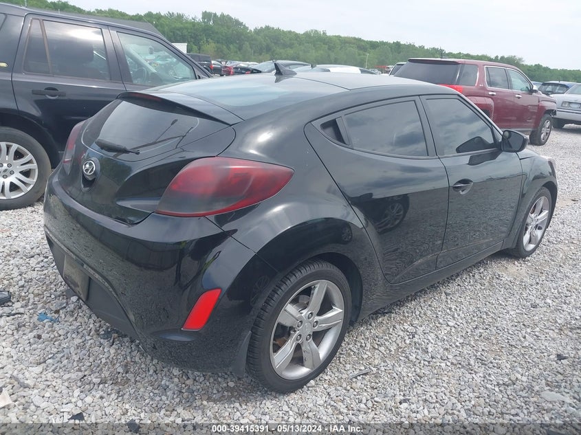 2013 Hyundai Veloster Base W/Gray VIN: KMHTC6AD5DU177887 Lot: 39415391