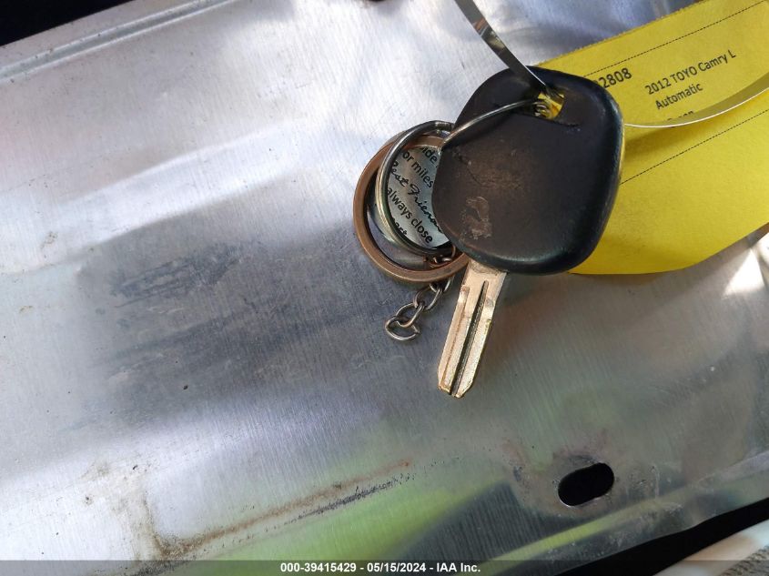 2012 Toyota Camry Le VIN: 4T4BF1FK8CR260571 Lot: 39415429
