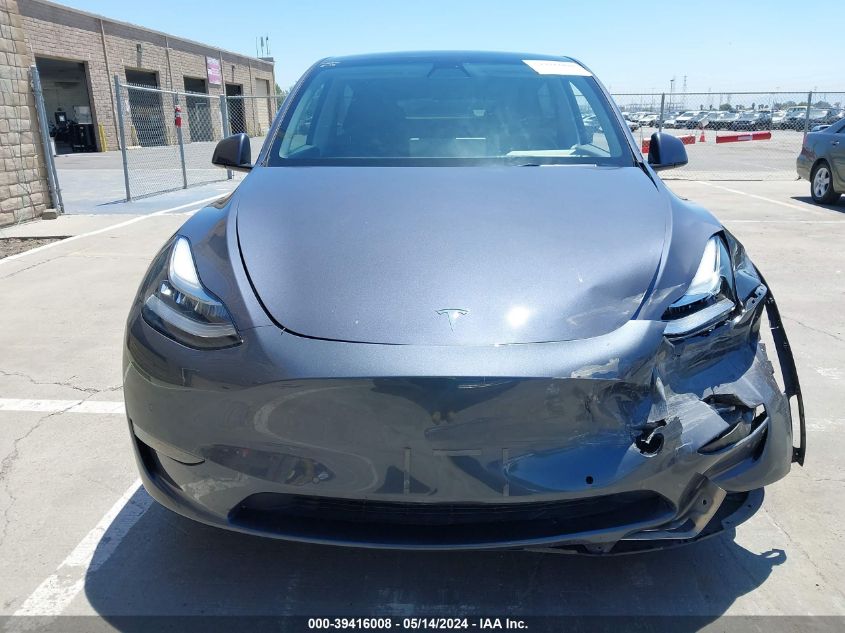 2022 Tesla Model Y Long Range Dual Motor All-Wheel Drive VIN: 7SAYGDEE8NF318602 Lot: 39416008