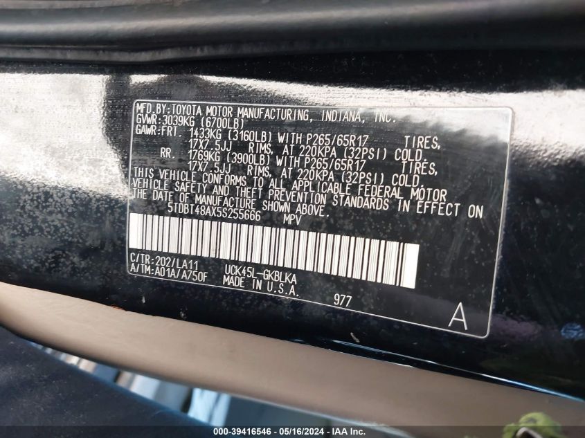 2005 Toyota Sequoia Limited V8 VIN: 5TDBT48AX5S255666 Lot: 39416546