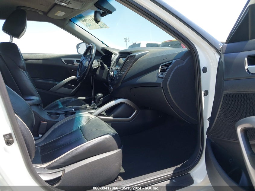 2015 Hyundai Veloster Turbo VIN: KMHTC6AE0FU234539 Lot: 39417066