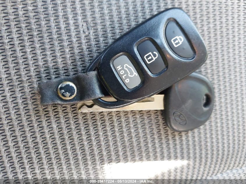 2013 Hyundai Veloster Base W/Gray VIN: KMHTC6AD4DU117454 Lot: 39417224