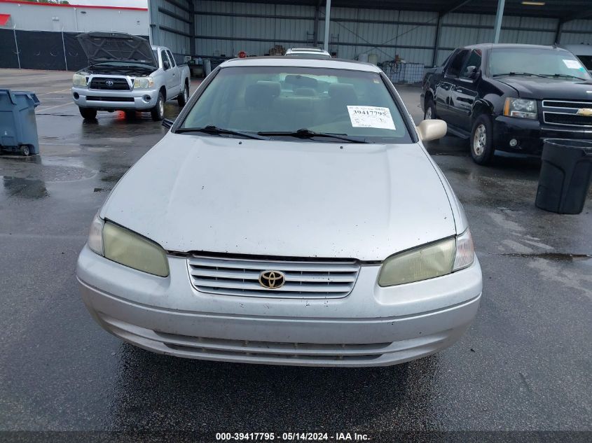 1998 Toyota Camry Le VIN: 4T1BG22K2WU350158 Lot: 39417795