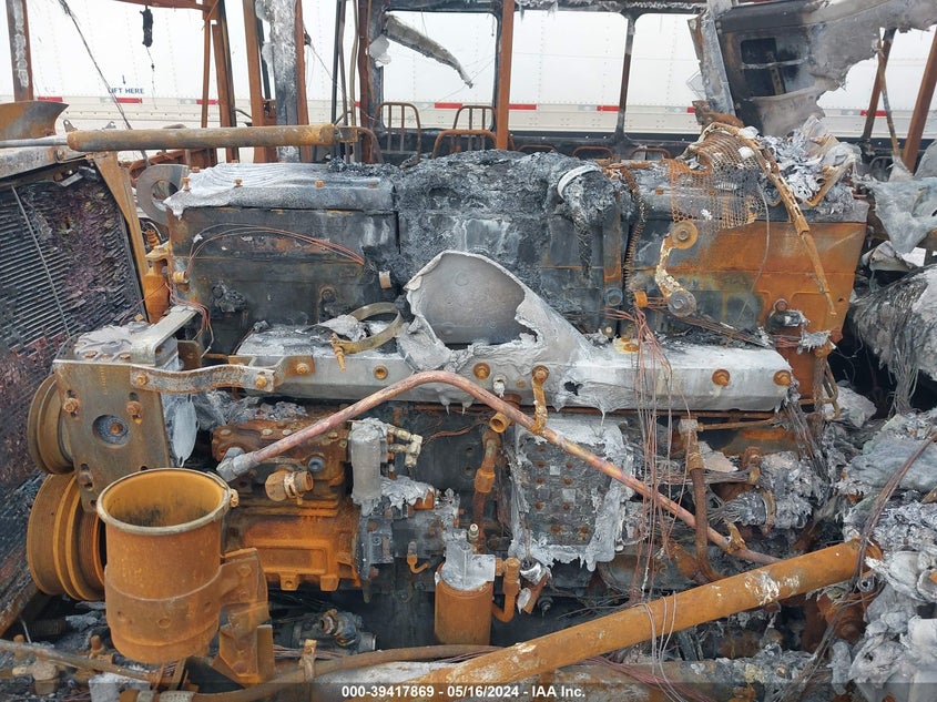 2000 International 9900 9900I VIN: 2HTCHAER4YC067677 Lot: 39417869